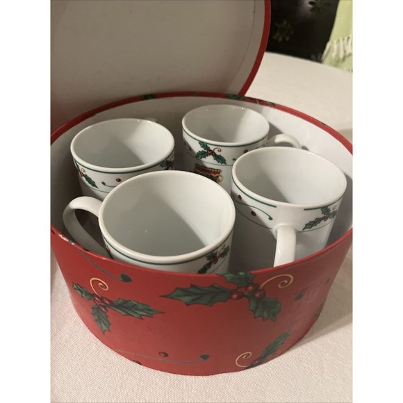 Godinger Christmas Mugs 14 Oz Coffee Cups Porcelain Old World Stockings New - Picture 4 of 5